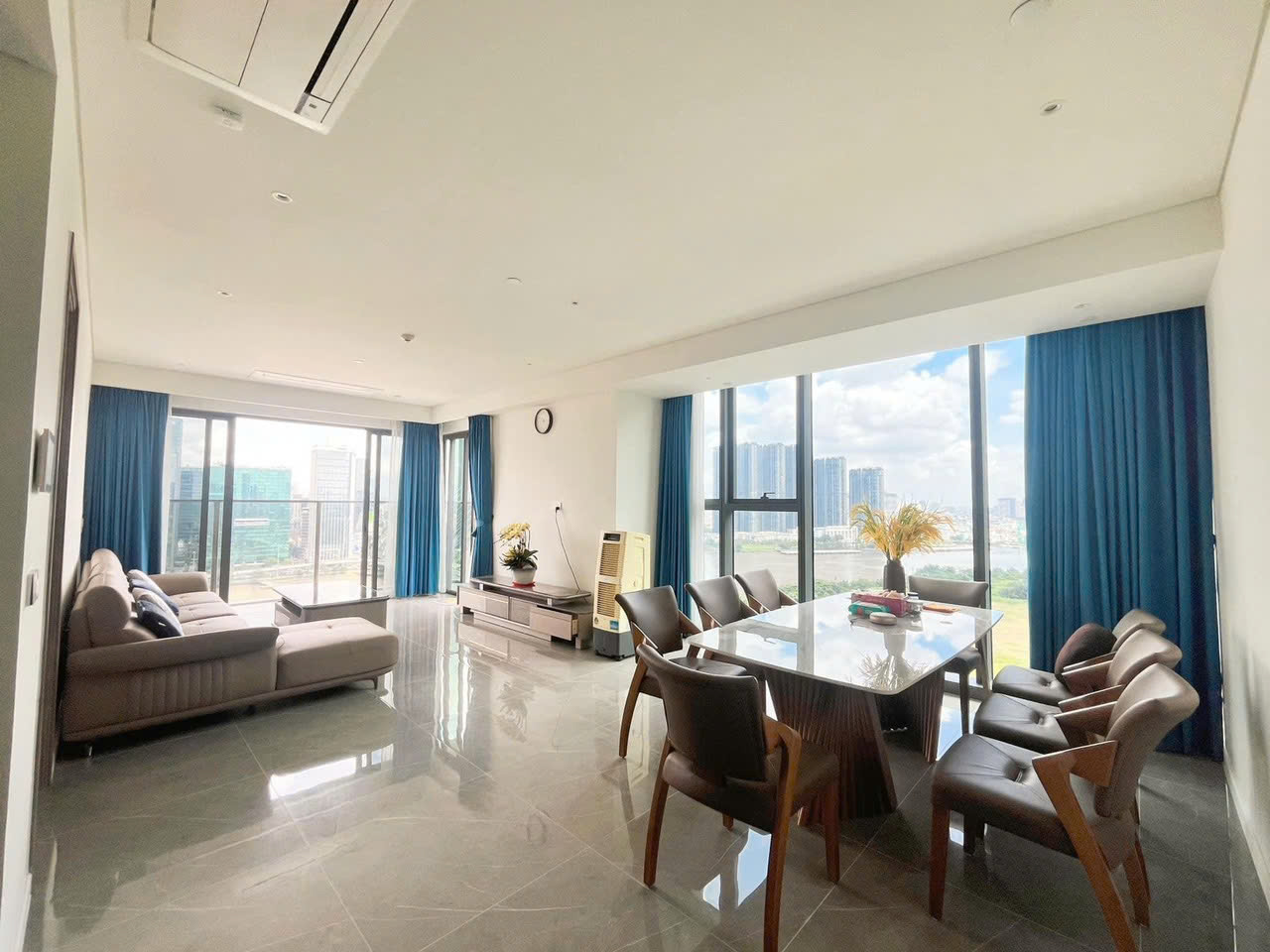 THE OPERA (MÃ: R00008)