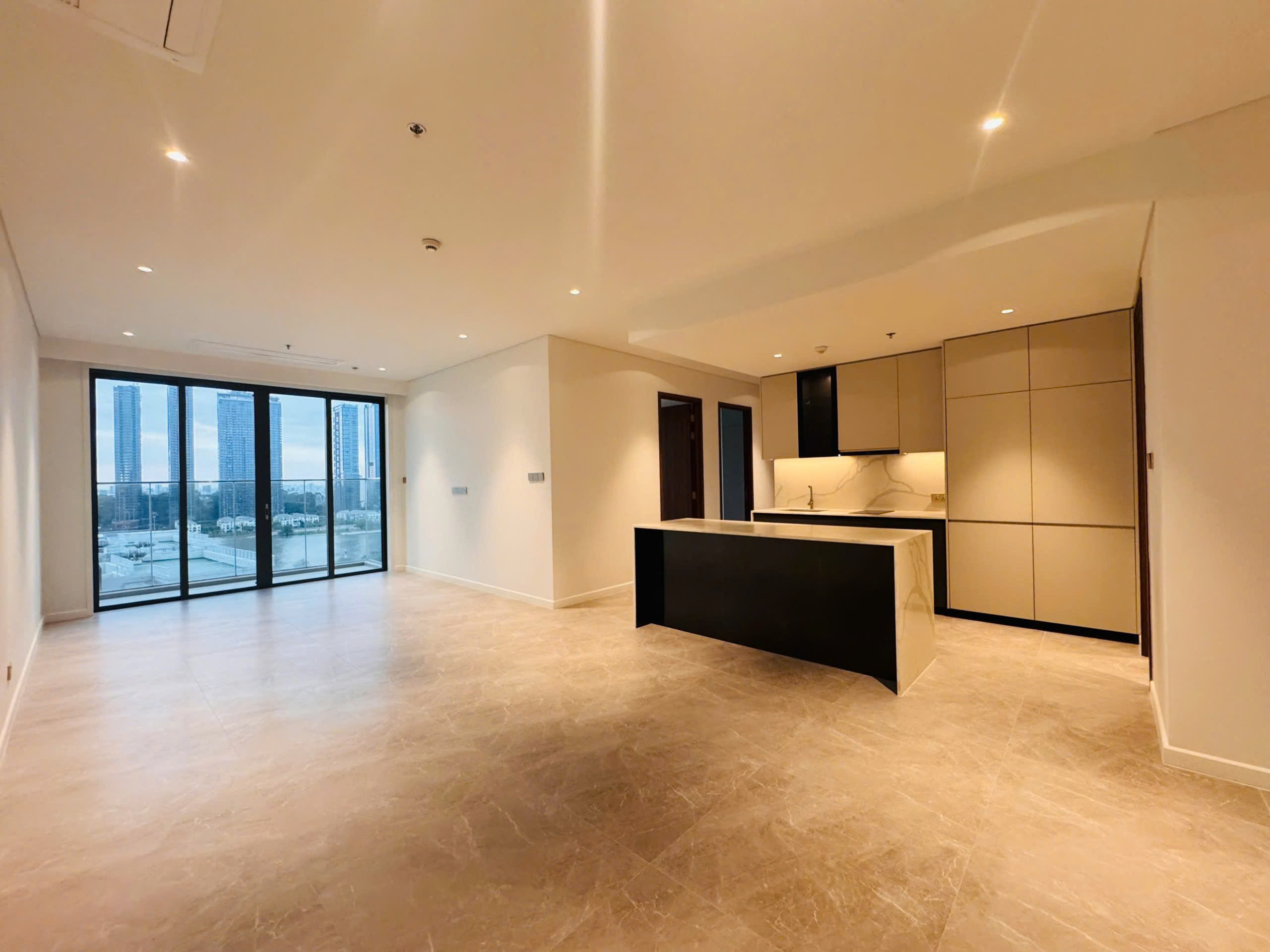 THE CREST (MÃ: R00007)