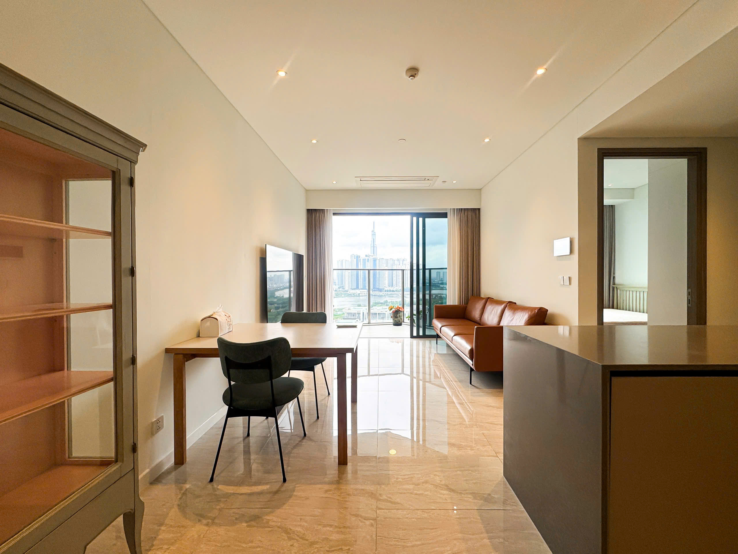 THE OPERA (MÃ: R00004)